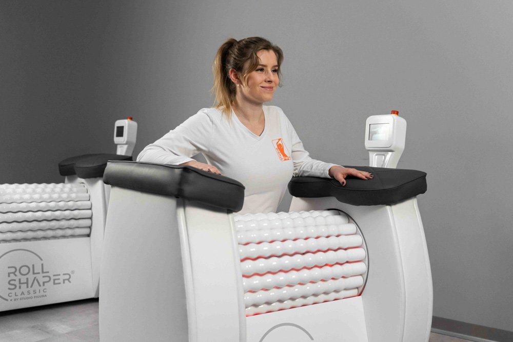 Roll Shaper body contouring machine in a modern wellness studio